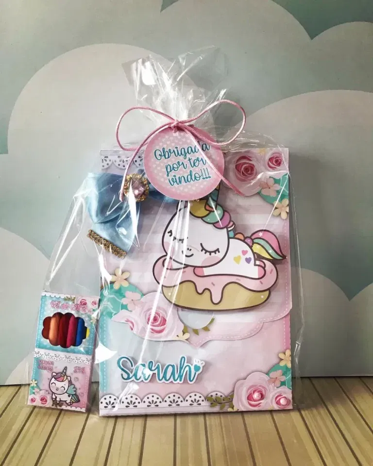 Arquivo para topo de bolo e itens de papelaria tema decoração de festa unicórnio nos formatos Studio, PNG e PDF, pronto para imprimir e recortar.